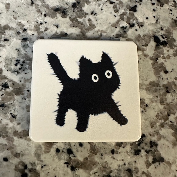 BLACK CAT PATTERN COMPACT MIRROR - Picture 4 of 6